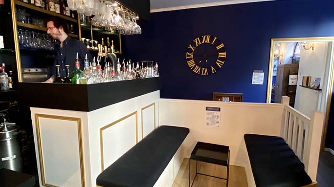 bar